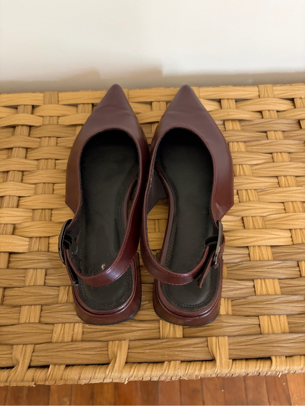 Pointed Toe Slingback Flats in Burgundy - Picture 4 of 4